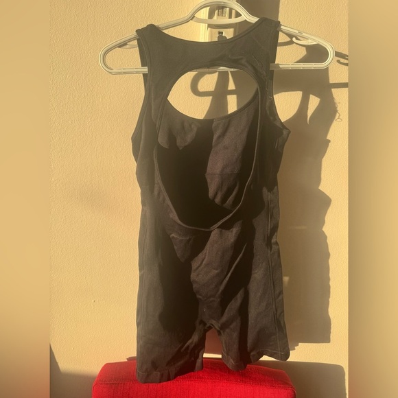 Blackless gym jumsuit - Picture 3 of 6
